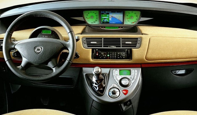 Lancia-Phedra-interieur
