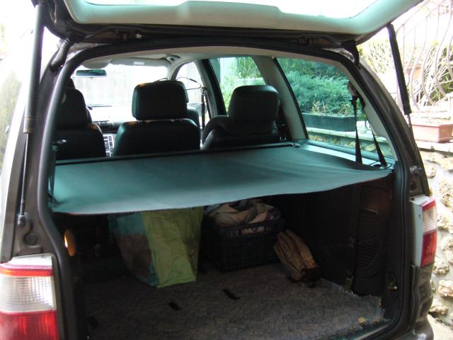 coffre de la voiture familiale galaxy 1