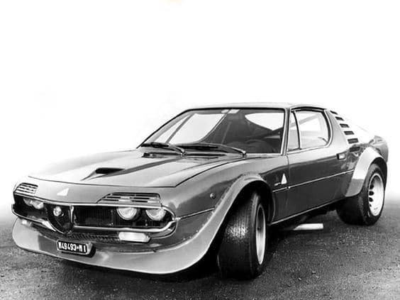 alfa-romeo-montreal